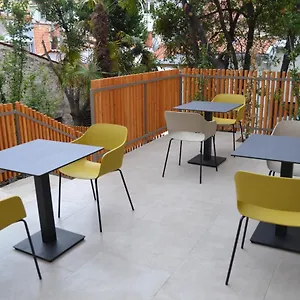 And Old Center Apartment